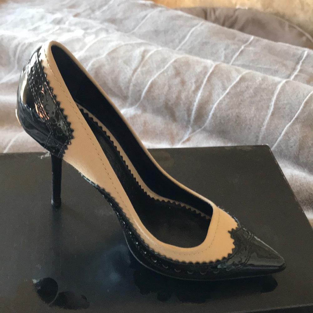 Burberry Tan & Black pumps. European size 36 1/2